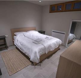 5 bedroom villa with heated pool near Momjan, Istria, sleep 12